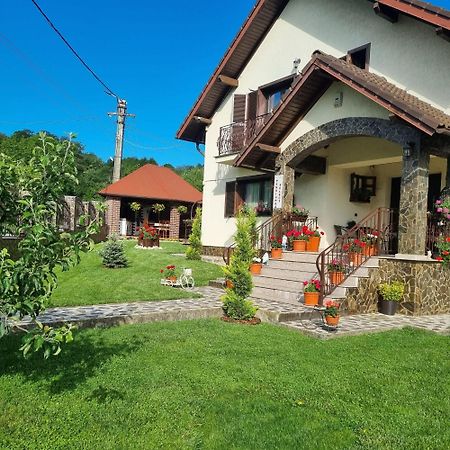 Pensiunea Select Curtea de Argeş Exteriör bild