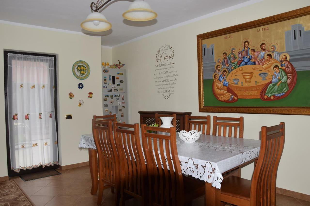 Pensiunea Select Curtea de Argeş Exteriör bild